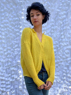 Short Sweetheart Cardy - Yellow Cashmere